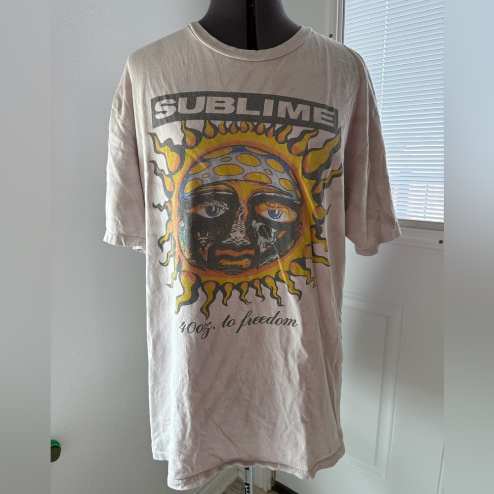 Sublime White Graphic Tee - Short Sleeve